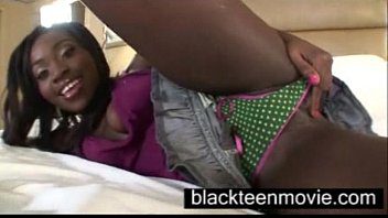 Negra quicando no pau