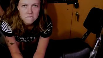 Bundinha gostosa escorrendo muito